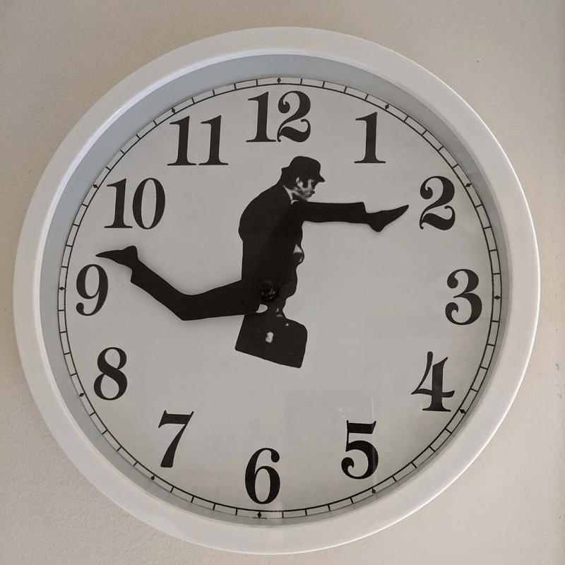 Homesup™Ministry of Silly Walks Clock